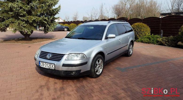 2001' Volkswagen Passat photo #2
