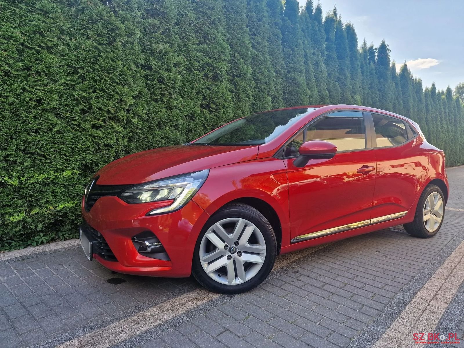 2020' Renault Clio photo #1