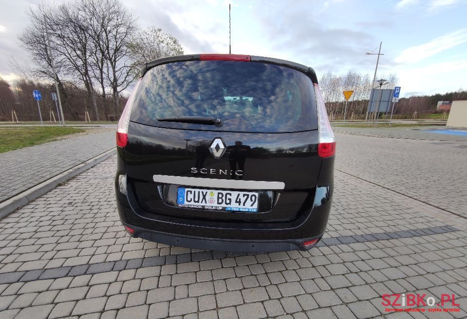 2009' Renault Scenic photo #5