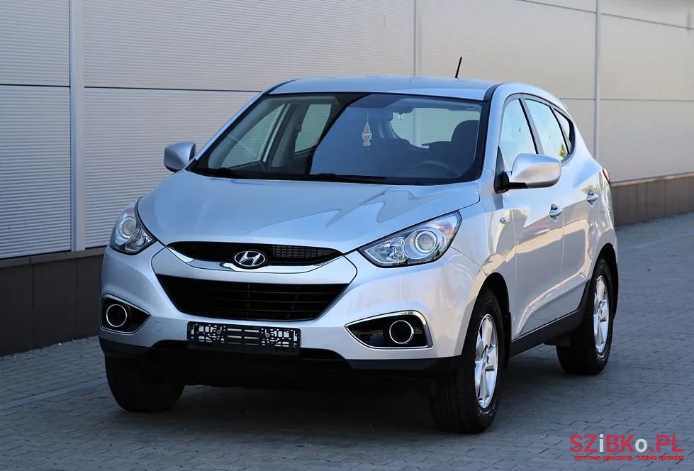 2011' Hyundai ix35 2.0 Style 2Wd photo #3