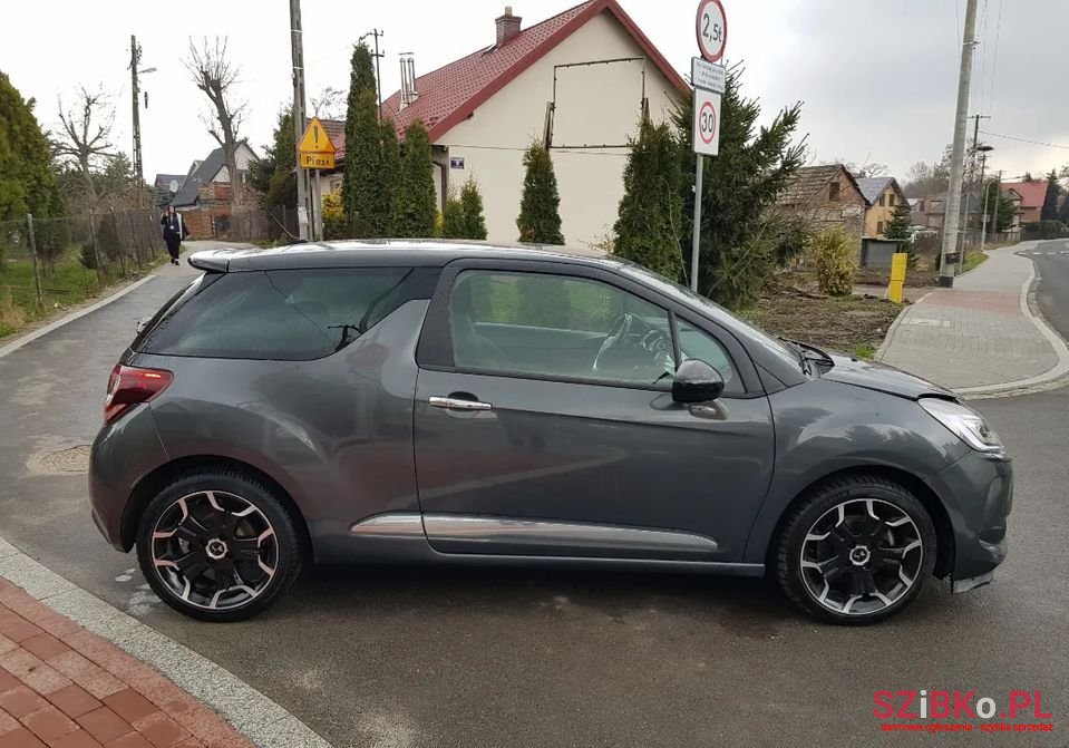 2017' Citroen DS3 photo #2