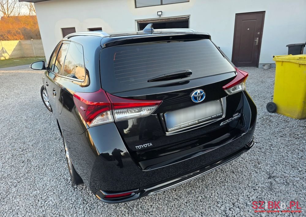 2017' Toyota Auris photo #5