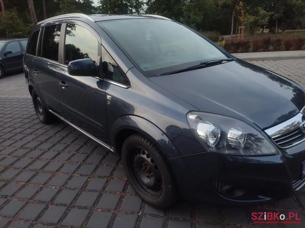 2010' Opel Zafira photo #2