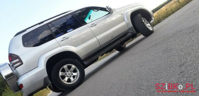 2006' Toyota Land Cruiser photo #4