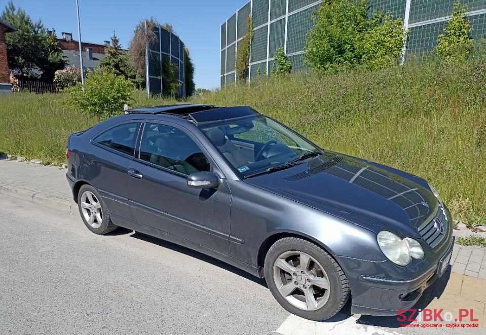2005' Mercedes-Benz Klasa C photo #1