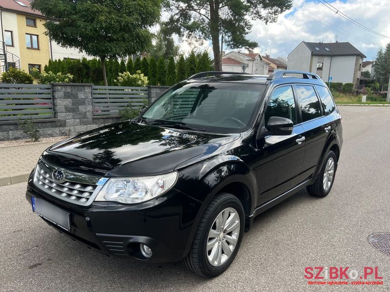 2011' Subaru Forester 2.0X Edition photo #3