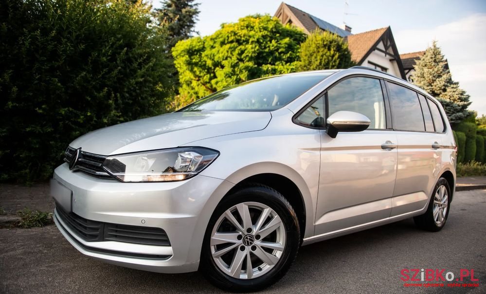 2021' Volkswagen Touran photo #1