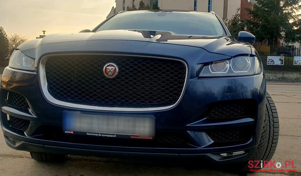 2018' Jaguar F-Pace 2.0 I4D Awd Prestige photo #2