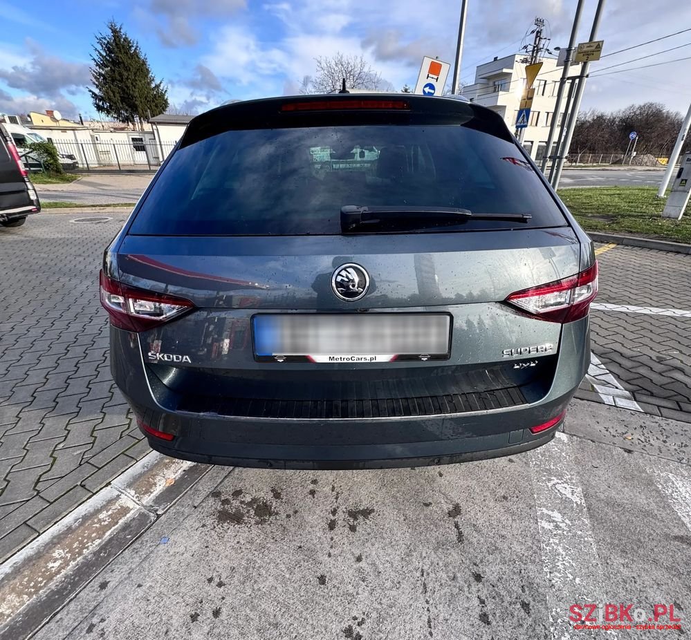 2017' Skoda Superb Combi photo #5