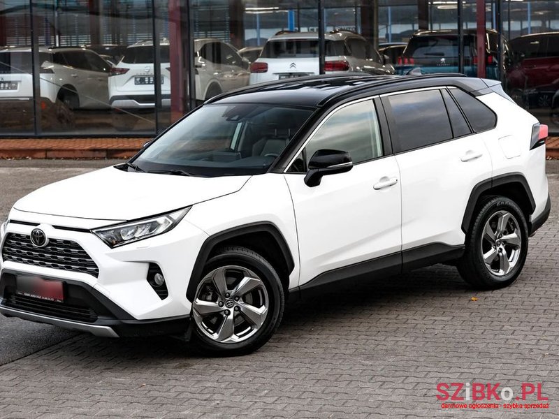 2020' Toyota RAV4 photo #2