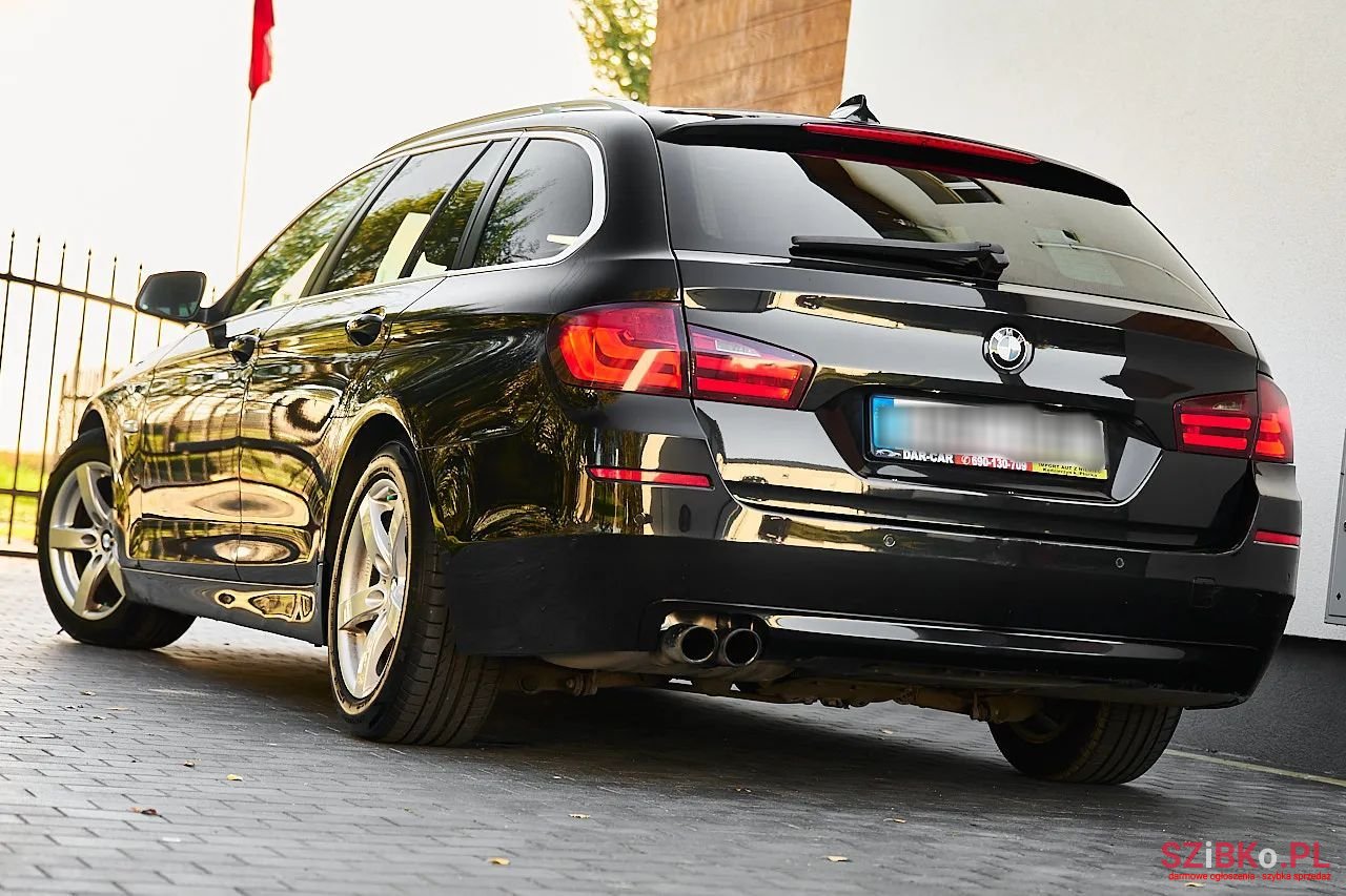 2010' BMW 5 Series photo #2