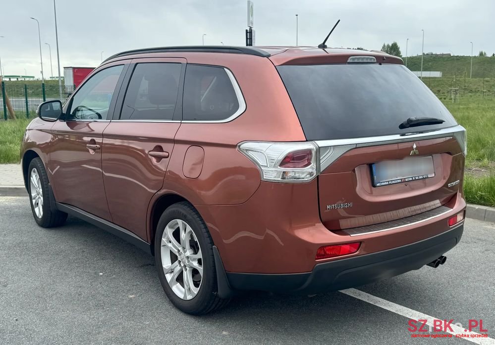 2012' Mitsubishi Outlander 2.0 Intense + photo #6