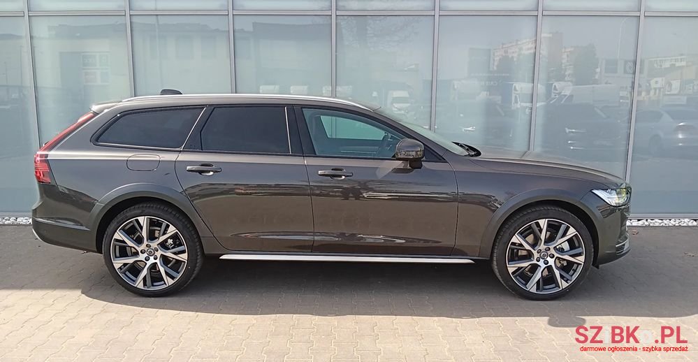 2023' Volvo V90 Cross Country photo #4