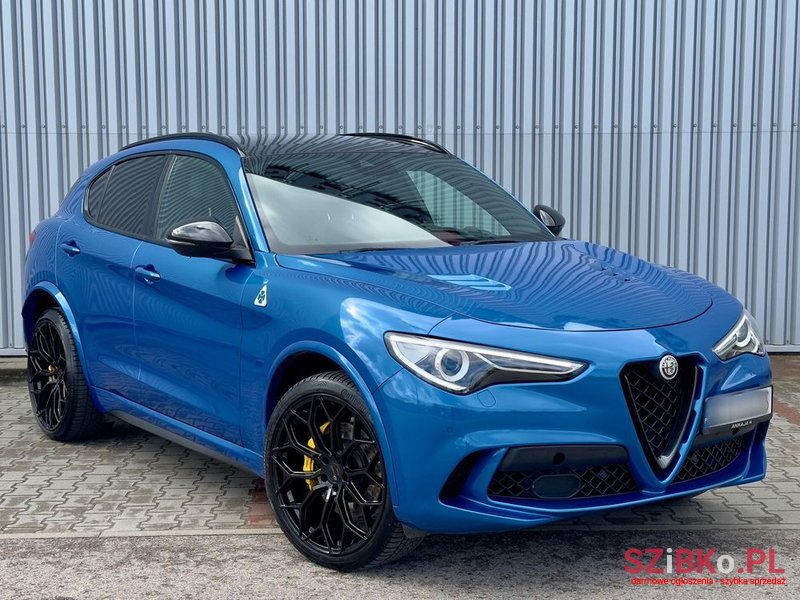 2021' Alfa Romeo Stelvio photo #2