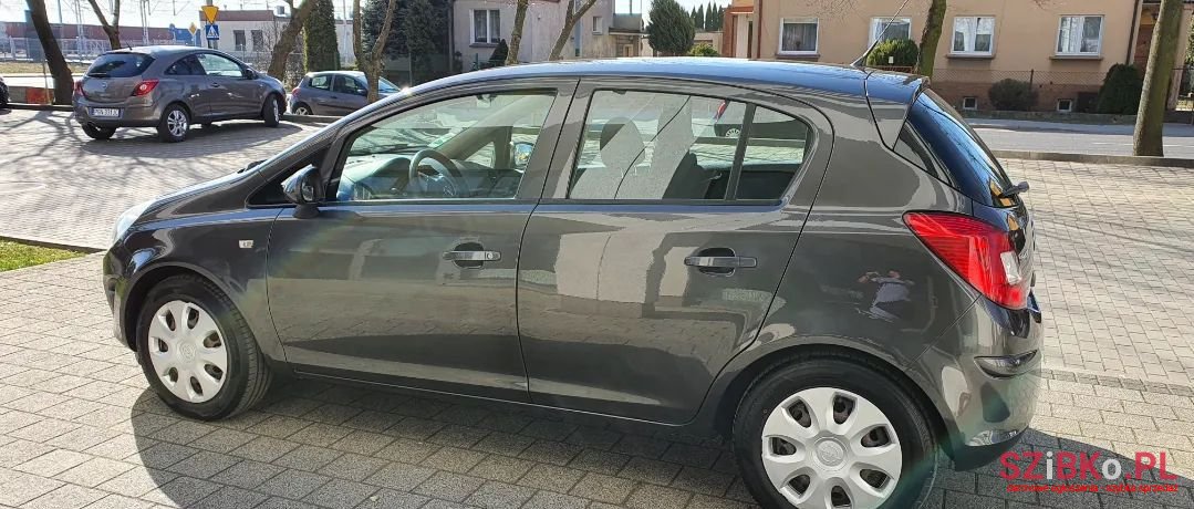 2011' Opel Corsa photo #5