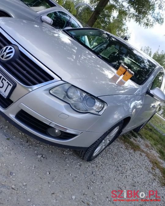 2007' Volkswagen Passat photo #6