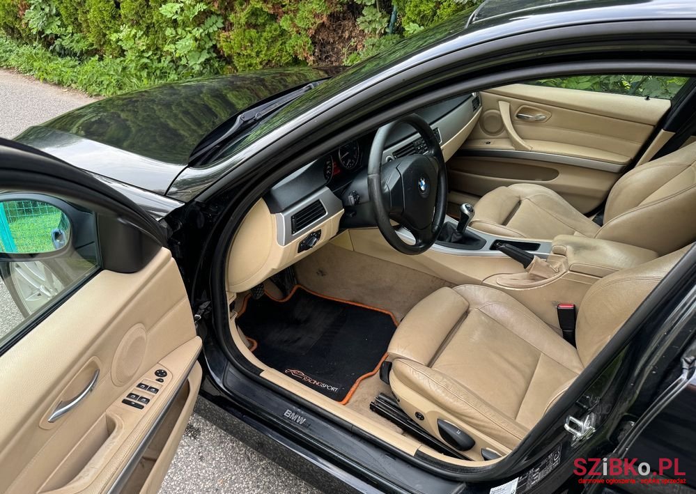 2005' BMW 3 Series 320I Touring photo #6