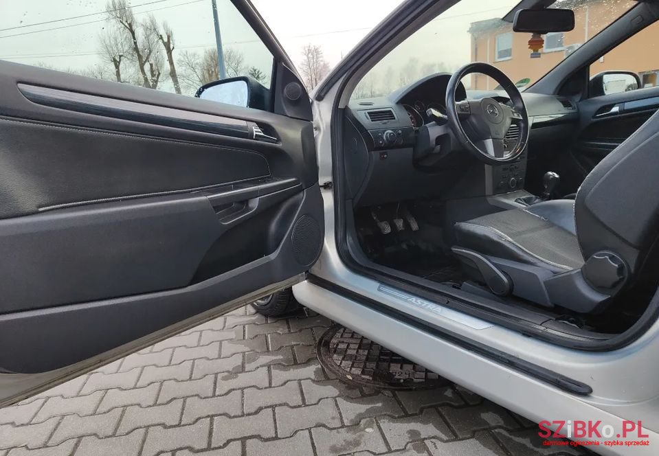 2005' Opel Astra photo #4