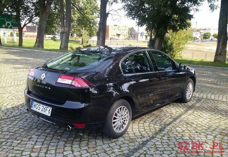 2011' Renault Laguna photo #1