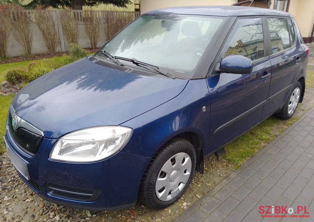 2009' Skoda Fabia photo #2