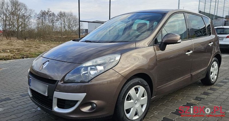 2010' Renault Scenic photo #2