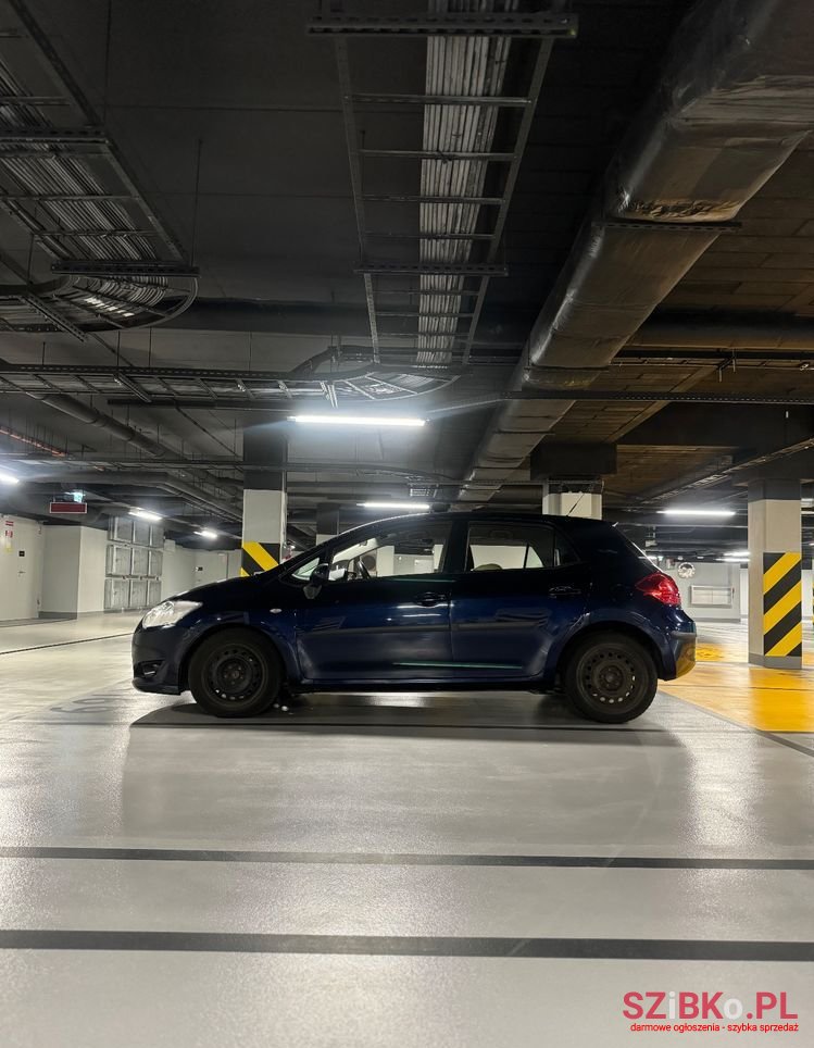 2008' Toyota Auris photo #1