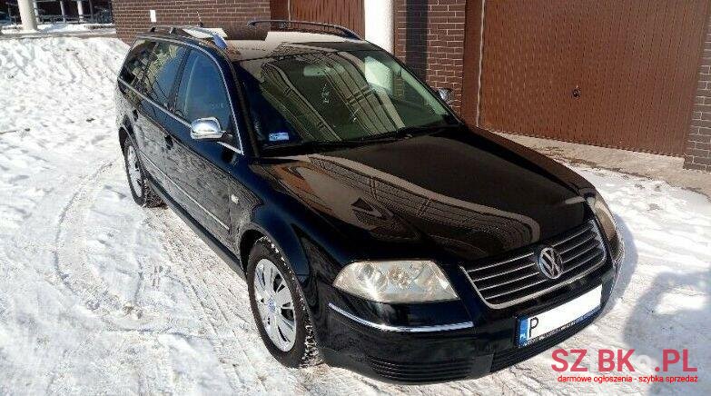 2001' Volkswagen Passat photo #1