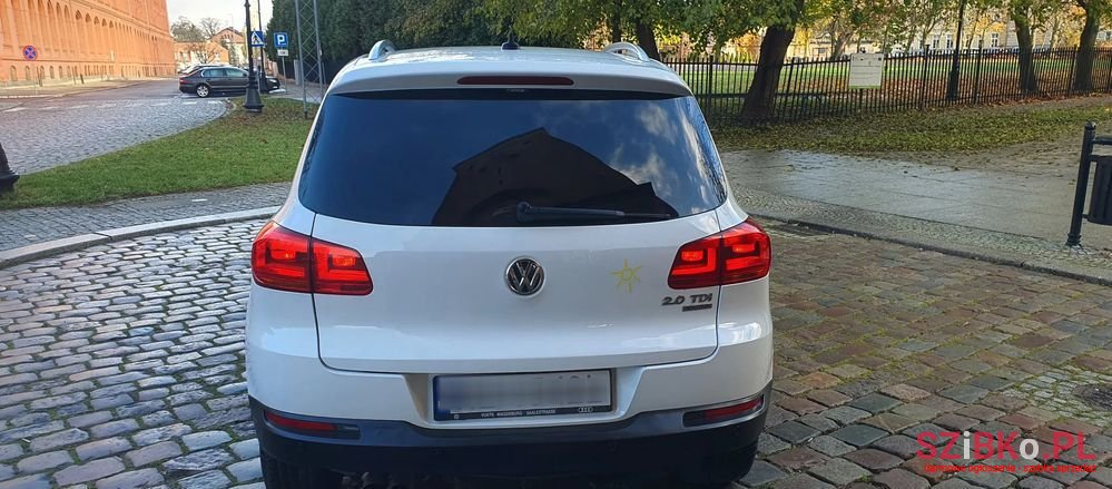 2011' Volkswagen Tiguan photo #5