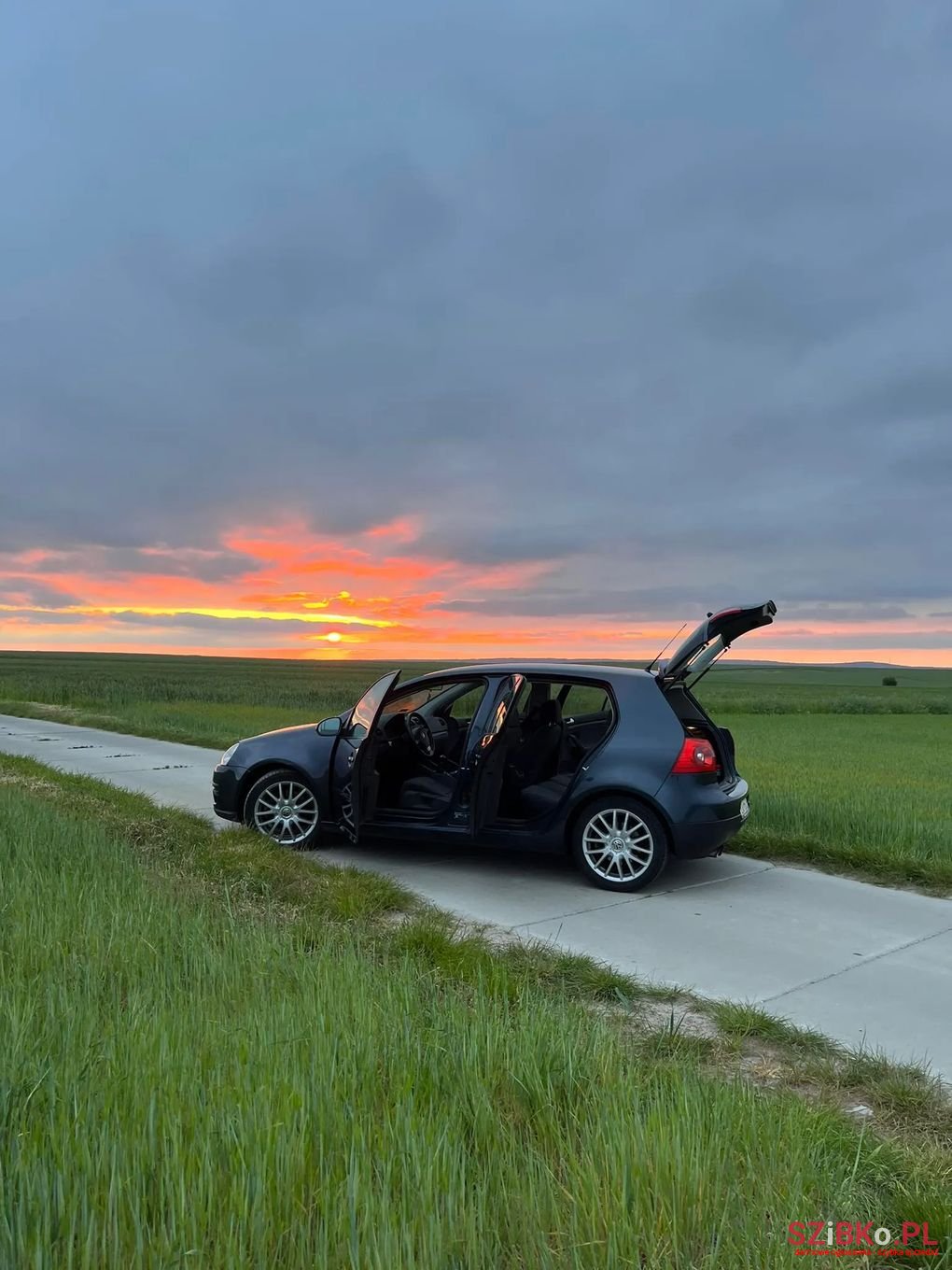 2006' Volkswagen Golf photo #3