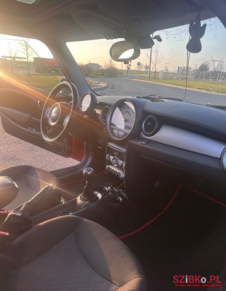 2010' MINI One D photo #6