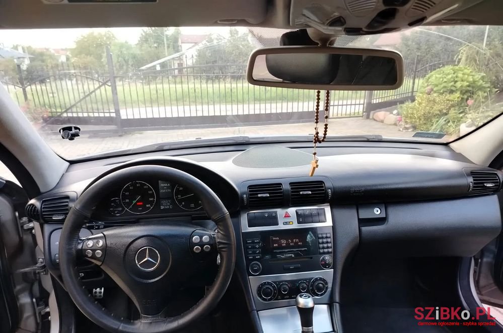 2006' Mercedes-Benz C-Class photo #5