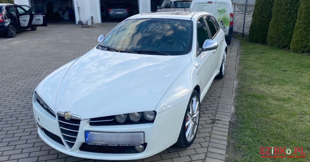 2008' Alfa Romeo 159 photo #2