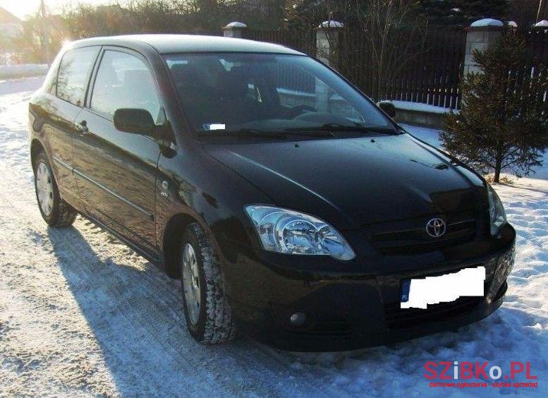 2004' Toyota Corolla photo #1