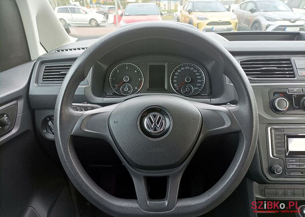 2015' Volkswagen Caddy photo #4