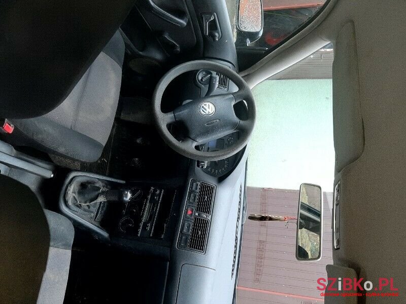 2000' Volkswagen Golf photo #5