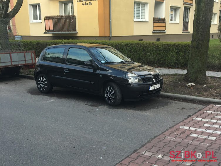 2002' Renault Clio 1.2 photo #2