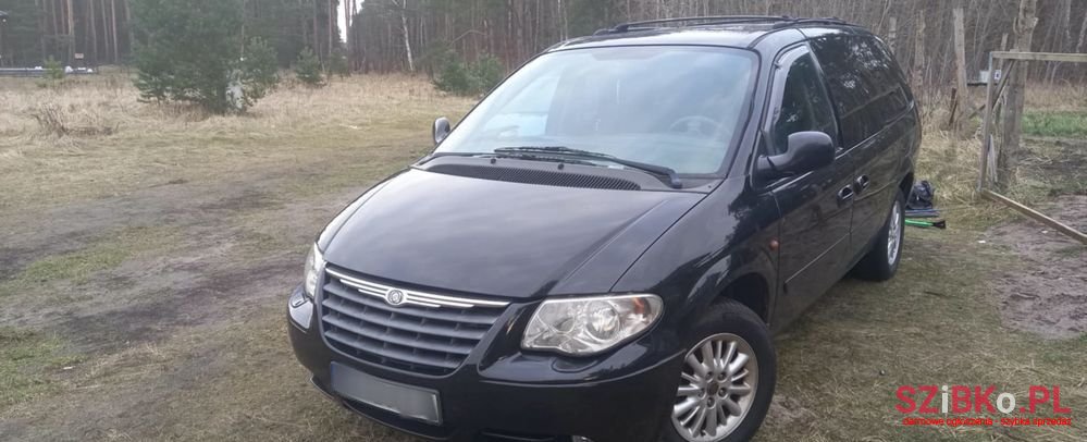 2004' Chrysler Grand Voyager photo #1