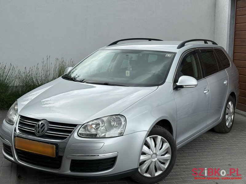 2009' Volkswagen Golf photo #1