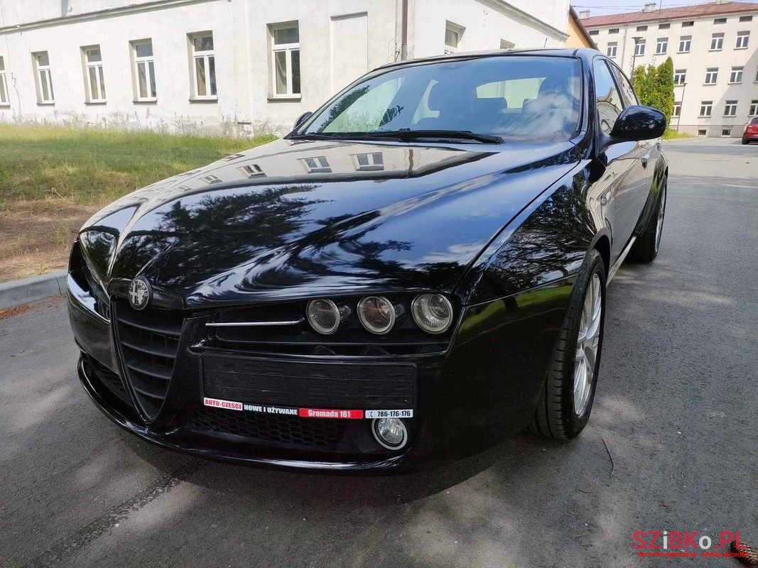 2006' Alfa Romeo 159 photo #1