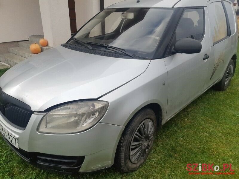 2007' Skoda Roomster photo #3