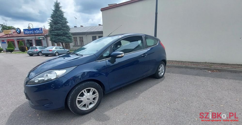 2010' Ford Fiesta photo #2