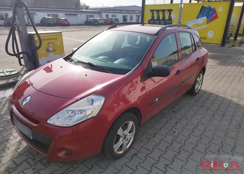 2010' Renault Clio photo #6