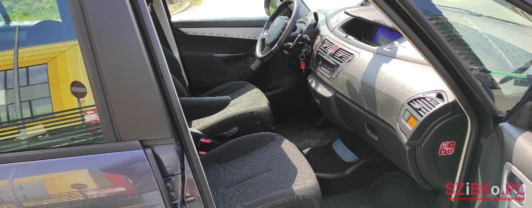 2009' Citroen C4 Picasso photo #4