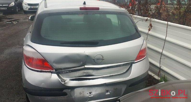 2006' Opel Astra photo #2