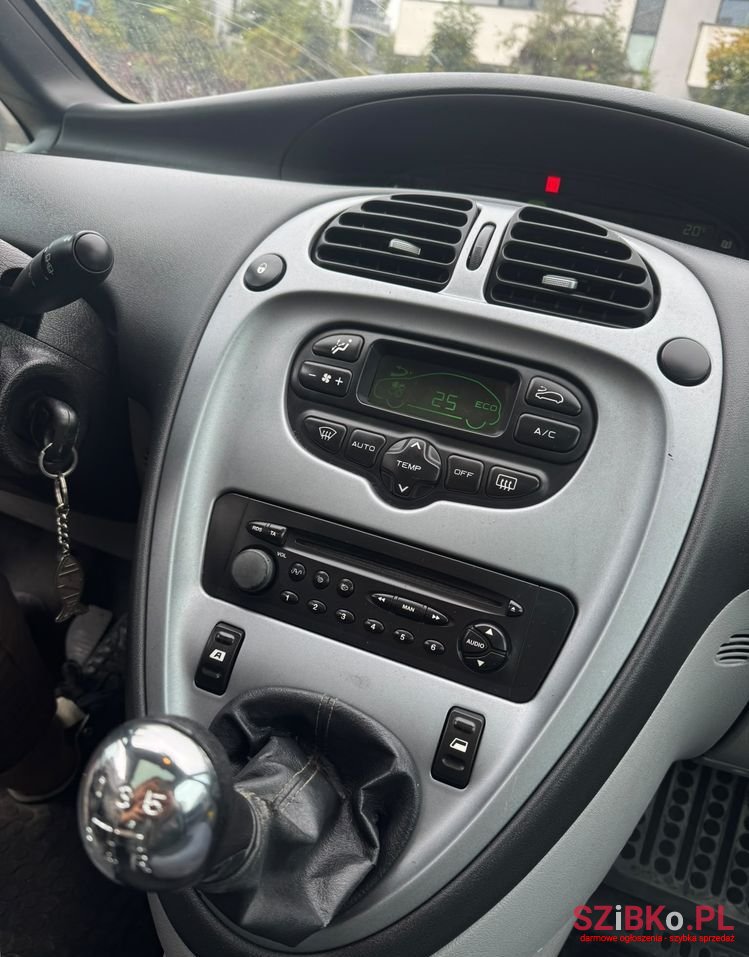 2006' Citroen Xsara Picasso photo #2