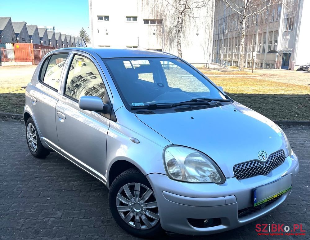 2004' Toyota Yaris 1.0 Luna Mm photo #2