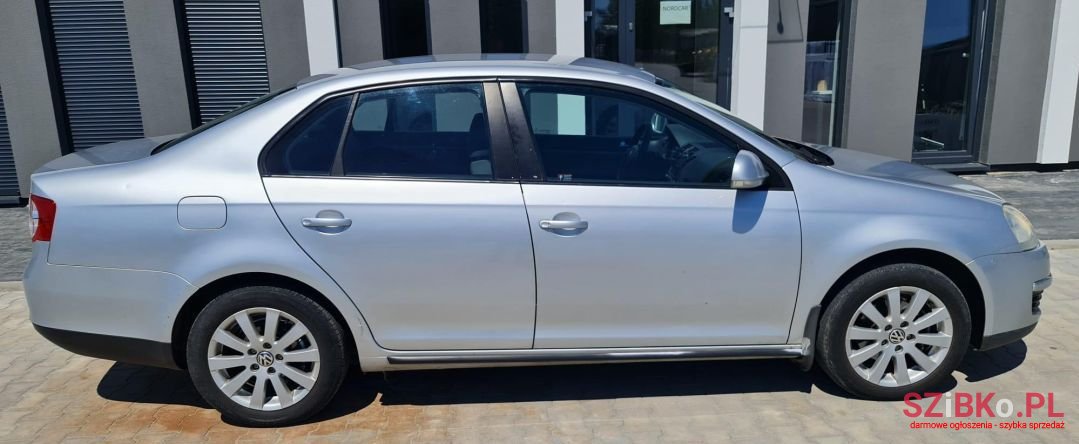 2007' Volkswagen Jetta photo #5