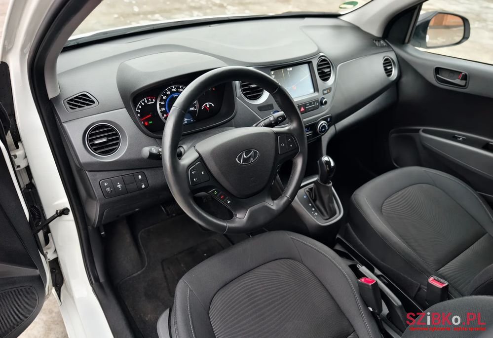 2020' Hyundai i10 photo #5