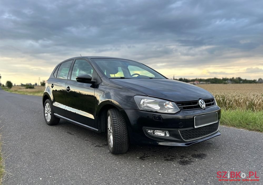 2013' Volkswagen Polo photo #3