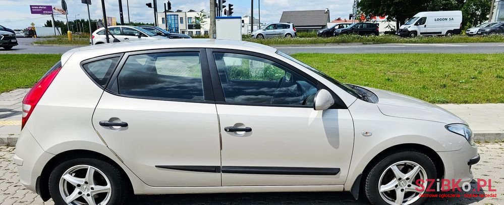 2009' Hyundai i30 1.4 Classic + photo #3